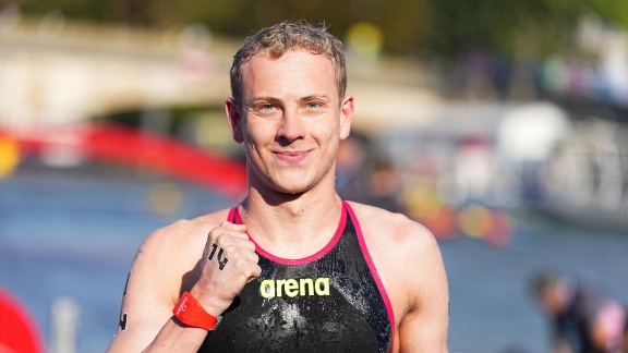 Sportschau Olympia 2024 - Oliver Klement Beim Freiwasserschwimmen - Die Letzten 200 Meter