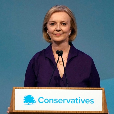 Liz Truss, Außenministerin von Grobritannien, spricht nach ihrem Sieg bei der Wahl zur Vorsitzenden der Konservativen Partei im Queen Elizabeth II Centre.