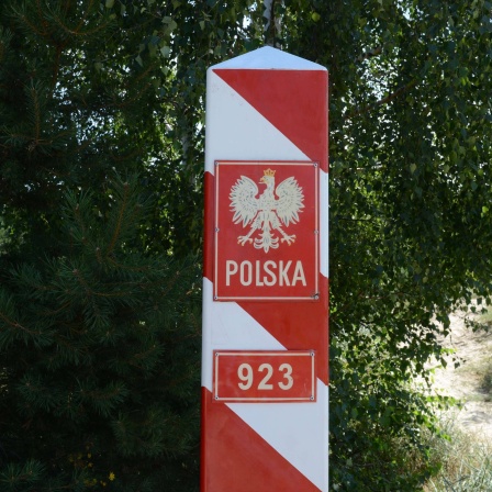 Polnischer Grenzpfosten: Tausende polnische Fach- und Pflegekräfte verlassen regelmäßig ihr Heimatland. Die Lücken füllen vor allem Ukrainier