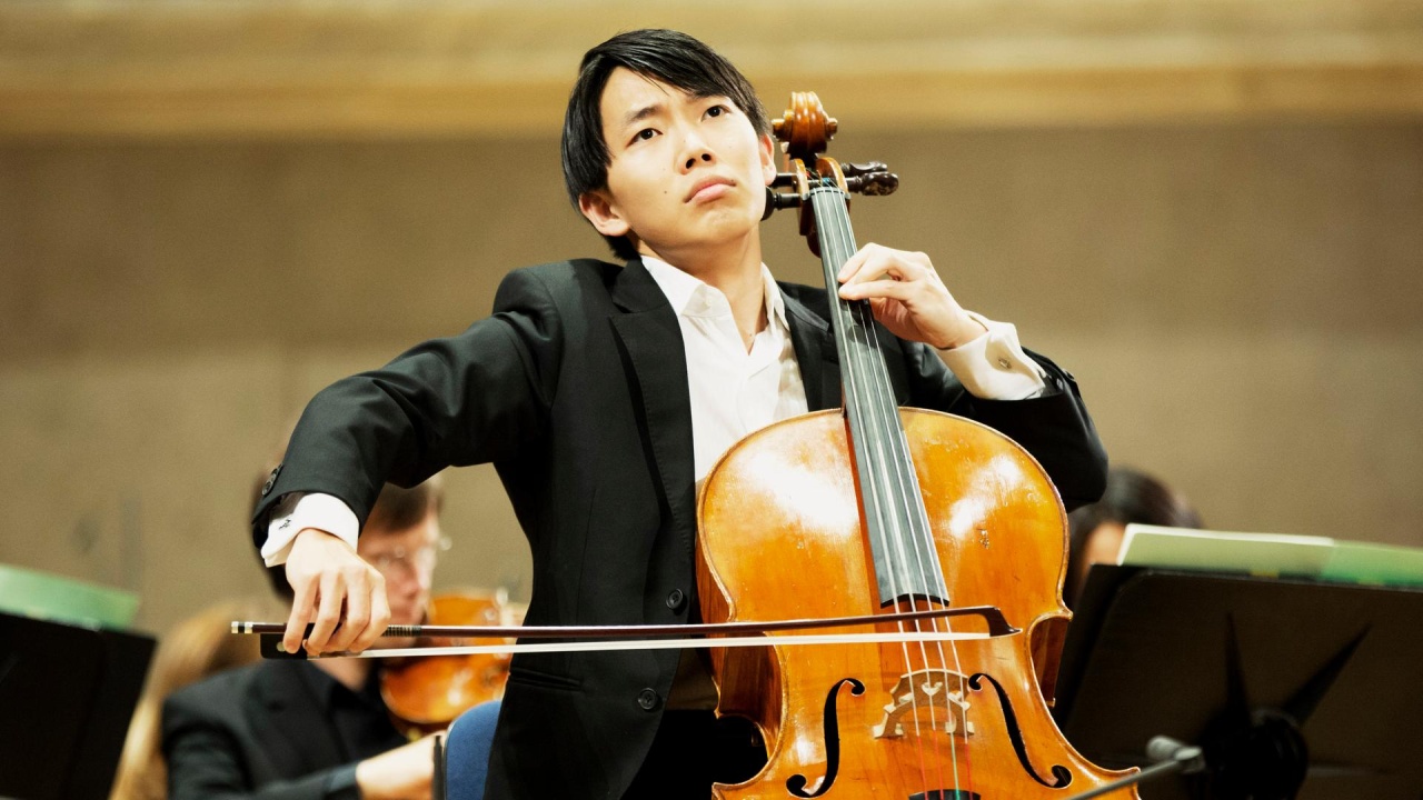 Haruma Sato spielt Dmitri Schostakowitsch: Konzert für Violoncello Nr. 2