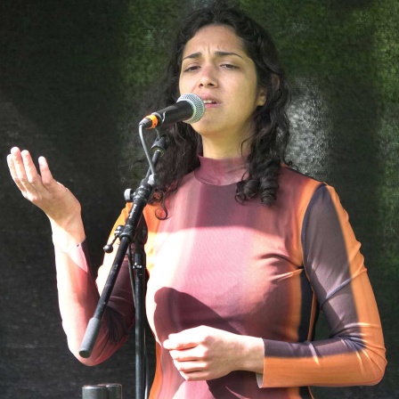 Yael Gat, Sängerin und Trompeterin der Band Folkadu (Bild: IMAGO/HärtelPRESS)