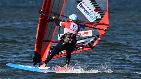 Sportschau - Steffen Reicherts Liebe Zum Surfen Mit 88