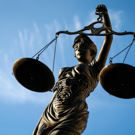 Eine Statue der Justitia