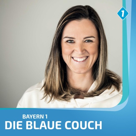 Blaue Couch mit Denise Herrmann-Wick