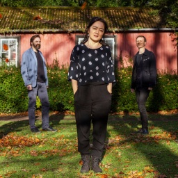 Die Jazzpianistin Makiko Hirabayashi mit ihrer Band "Weavers"