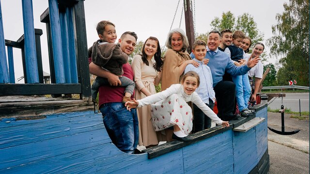 Großfamilie an Bord: Die zehnköpfige Künstlerfamilie Lürig aus dem Hegau liebt den großen Auftritt.