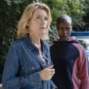 Szenenbild aus dem Tatort  "Die Rache an der Welt" mit Charlotte Lindholm und Florence Kasumba.