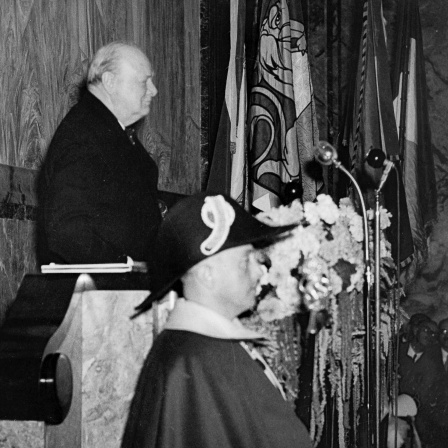 Der britische Premierminister Winston Churchill, aufgenommen im Jahr 1946 bei einer Rede in der Aula der Universität Zürich