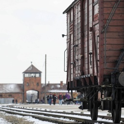 Bahn Rampe, wo die Verschleppten angekommen sind; Konzentrationslager Auschwitz, Polen