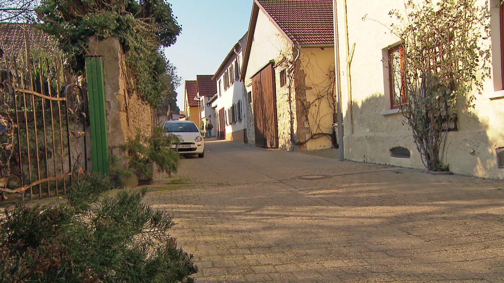 hierzuland-die-mohrengasse-in-alzey-dautenheim-ard-mediathek