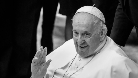 Ard Sondersendung - Beerdigung Von Papst Franziskus