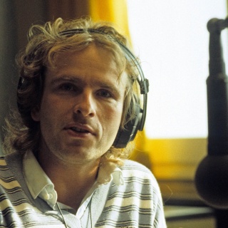 Moderator Thomas Gottschalk im Hörfunkstudio 1982