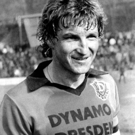 Hans-Jürgen Dörner als Kapitän von Dynamo Dresden