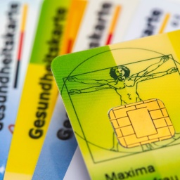 Gesundheitskarten verschiedener Krankenkassen