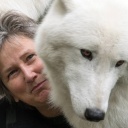"Meine Wölfe sind Botschafter für ihre Art." | Wildbiologin Marion Ebel heult mit den Wölfen