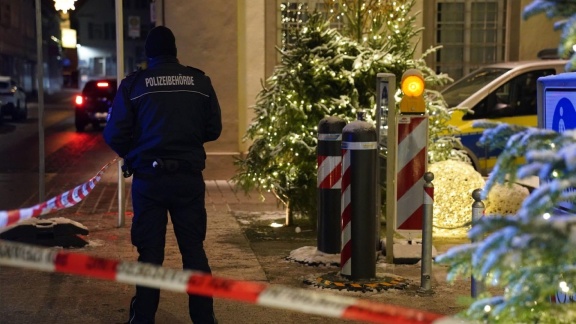 Tagesschau24 - Nach Anschlagsdrohung: Weihnachtsmarkt In Göppingen Geräumt