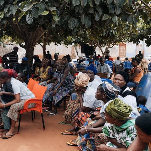 Medizinische Beratung in einer ländlichen Gegend in Togo