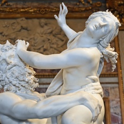 Die Marmorskulptur "Raub der Persephone" des italienischen Bildhauers Gian Lorenzo Bernini, ausgestellt in der Galleria Borghese in Rom.