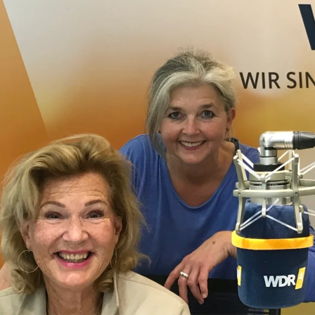 Dorothee Röhrig bei WDR 4 mit der Moderatorin Heike Knispel 2024.