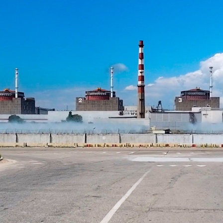 Die Gesamtansicht auf das Atomkernkraftwerk in Saporischschja (Ukraine).