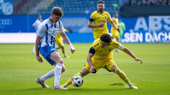 Sportschau - Aachen Gewinnt Mit Spätem 'lucky Punch' Gegen Rostock