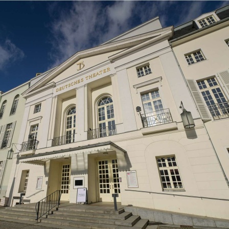 Das Deutsche Theater in Berlin von außen (Bild: picture alliance / Schoening)