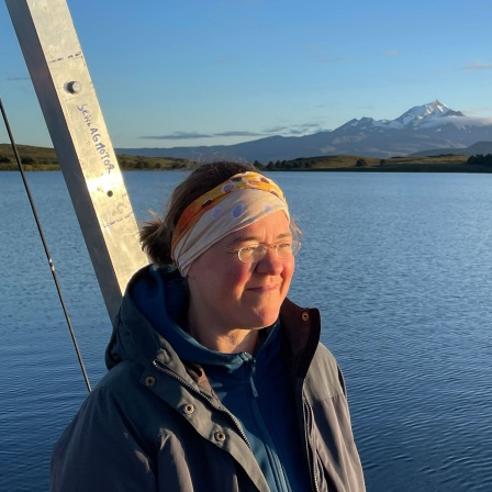 Prof. Dr. Ulrike Herzschuh auf einer Expedition in Alaska im Jahr 2023