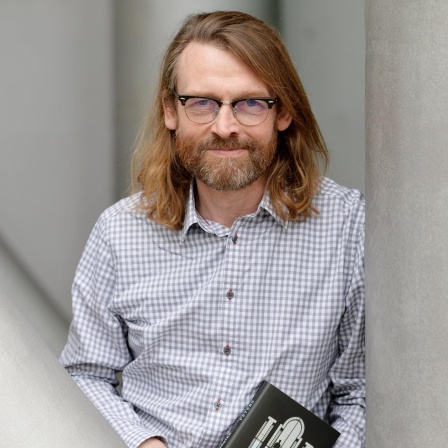 Wird Christoph Peters Roman verboten? Der Verlagsjustiziar im Gespräch
