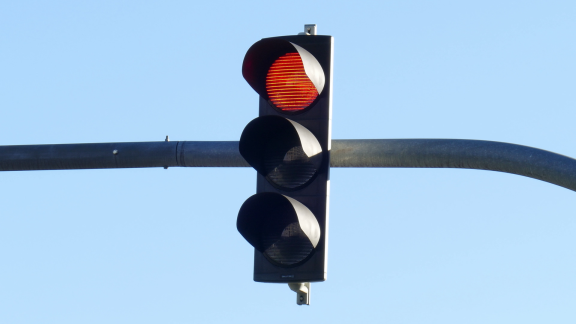 Wer Weiß Denn Sowas? - Was Ist An Einer Roten Ampel Rein Rechtlich Nicht Verboten.