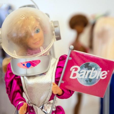 Ausstellung "Busy Girl – Barbie macht Karriere" – Barbie als Astronautin. 