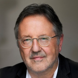 Portraitfoto von Dr. Rainer Moritz, Chef des Hamburger Literaturhauses