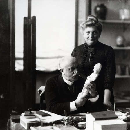 Adolf und Frieda Fischer im Arbeitszimmer des gerade errichteten Museums für Ostasiatische Kunst Köln, Oktober 1913.