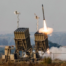 Das Iron-Dome-Raketenabwehrsystem feuert eine Abfangrakete ab, nachdem Raketen aus dem Gazastreifen auf Sderot in Israel abgefeuert werden (Archivbild).