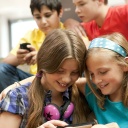 Kinder am Smartphone