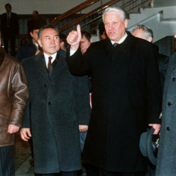 Die Präsidenten (l-r) Leonid Krawtschuk (Ukraine), Nursultan Nasarbajew, (Kasachstan), Boris Jelzin (Russland) und Stanislaw Schuschkjewitsch (Weissrussland) am 21.12.1991 in Alma Ata.