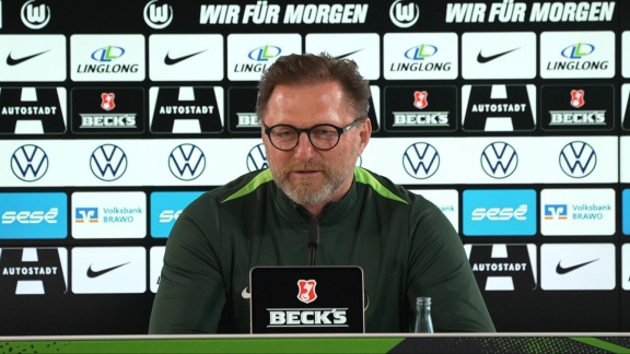 Sportschau Bundesliga - Wolfsburgs Trainer Hasenhüttl - 'genauer Hinschaut'