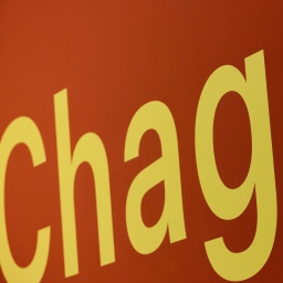 Der Schriftzug "Chagall" ist in der Ausstellung der Kunstsammlung K20 zu sehen. 