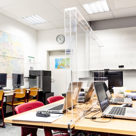 Informatik-Klassenraum in einem Gymnasium in München 