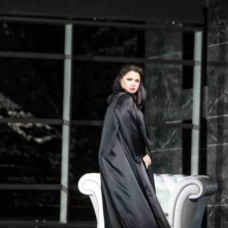 Anna Netrebko als Lady Macbeth in einer Szene aus Macbeth an der Staatsoper Berlin