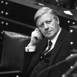 Bundeskanzler Helmut Schmidt (SPD) am 17.09.1982 im Bundestag nach Rücktritt der FDP-Minister.