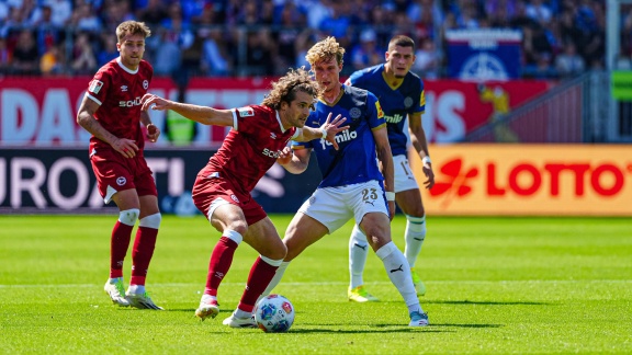 Sportschau Bundesliga - Mutige Bielefelder Siegen In Unterzahl In Kiel