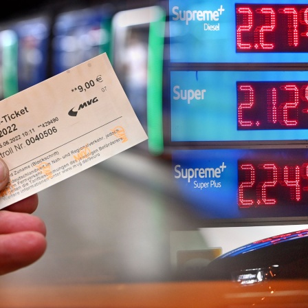 Fotomontage: 9-Euro-Ticket und Tankrabatt