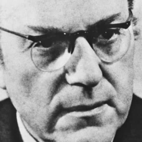 Porträt vno Otto Grotewohl, SED-Parteivorsitzender, Vorsitzender des Verfassungsausschusses, späterer Ministerpräsident der DDR, schwarz-weiß
