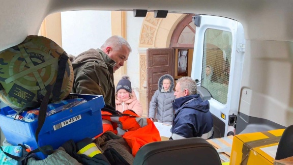 Morgenmagazin - Moma-reporter: Hilfskonvoi Ins Ukrainische Kriegsgebiet