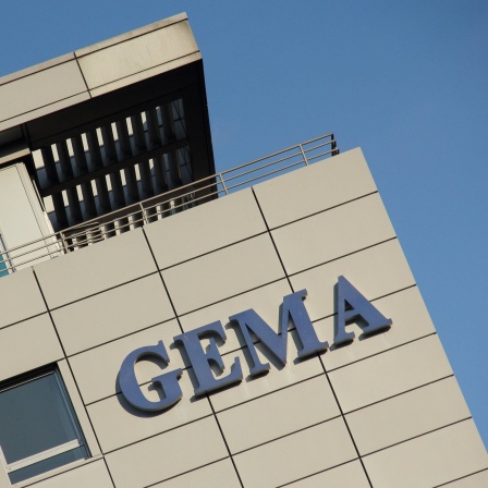 Ein Gebäude mit dem Schriftzug &#034;GEMA&#034;