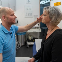 Medizin nach Männernorm: Die ungleiche Behandlung beim Arzt