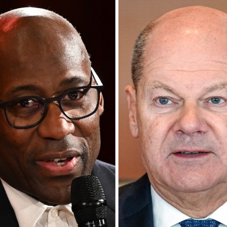 (KOMBO) Berlins Kultursenator Joe Chialo (l, CDU) bei einer Pressekonferenz in der Volksbühne und Bundeskanzler Olaf Scholz (SPD) bei der Sitzung des Bundeskabinetts