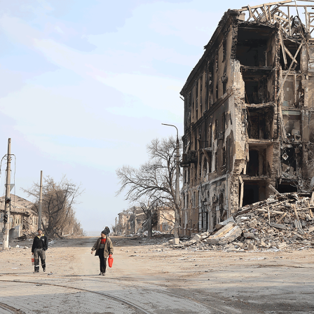 Zerstörtes Gebäude in Mariupol