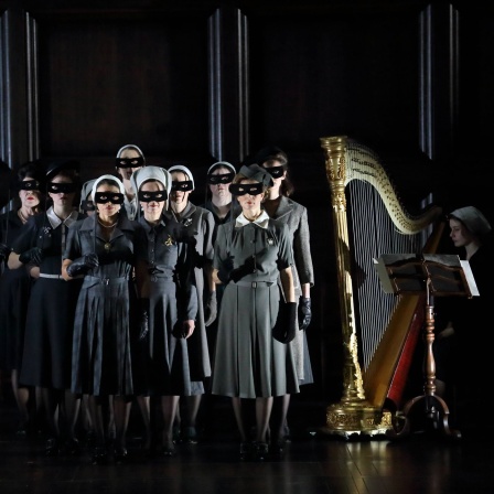 Ensemble während der Fotoprobe für Anna Bolena in der Deutschen Oper in Berlin (Bild: IMAGO / Martin Müller)