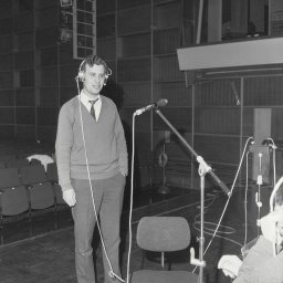 Gesangsaufnahme mit Orchesterbegleitung im Studio für das Gastarbeiterprogramm | Bild: BR/Fred Lindinger